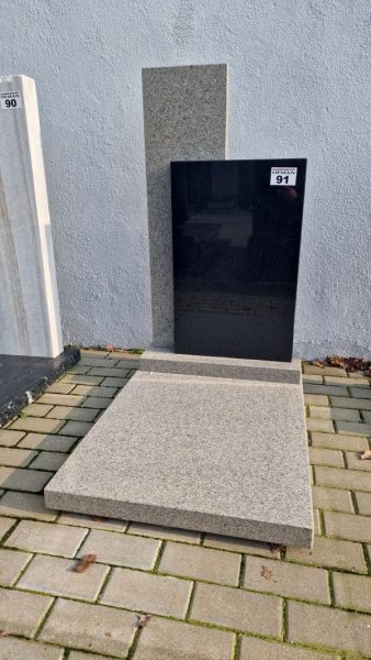 Nagrobek urnowy BOHUS SZARY + CZARNY nr 91